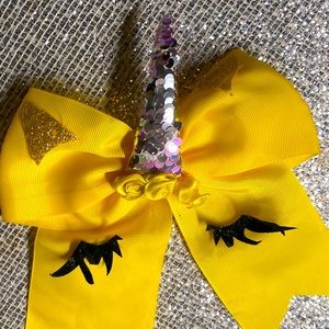 Buy 2 get 2 FREE!!! 🦄🦄🦄bright yellow unicorn hair bow!!!